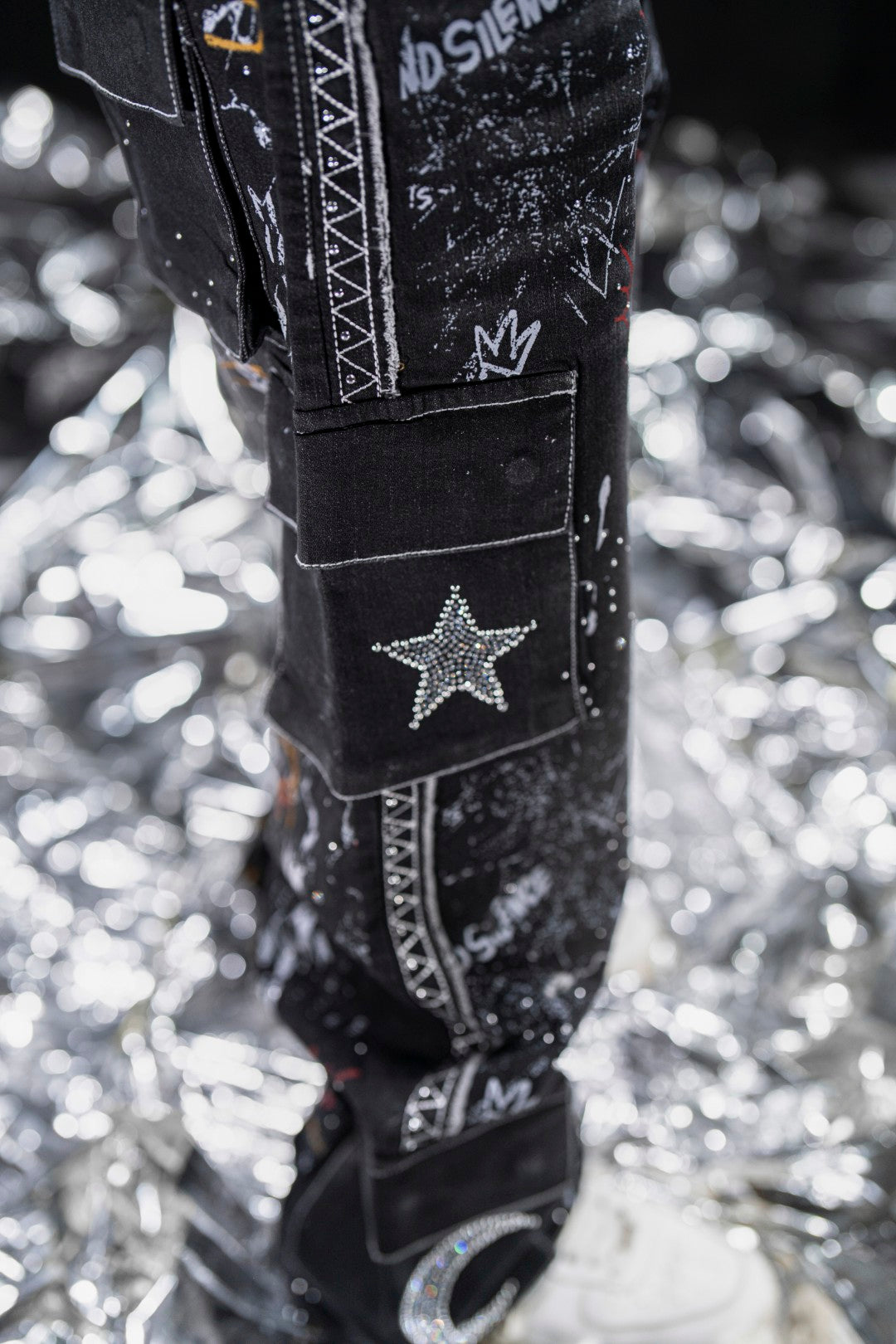 Graffiti Black Wax Mens Cargo Jeans + Chain