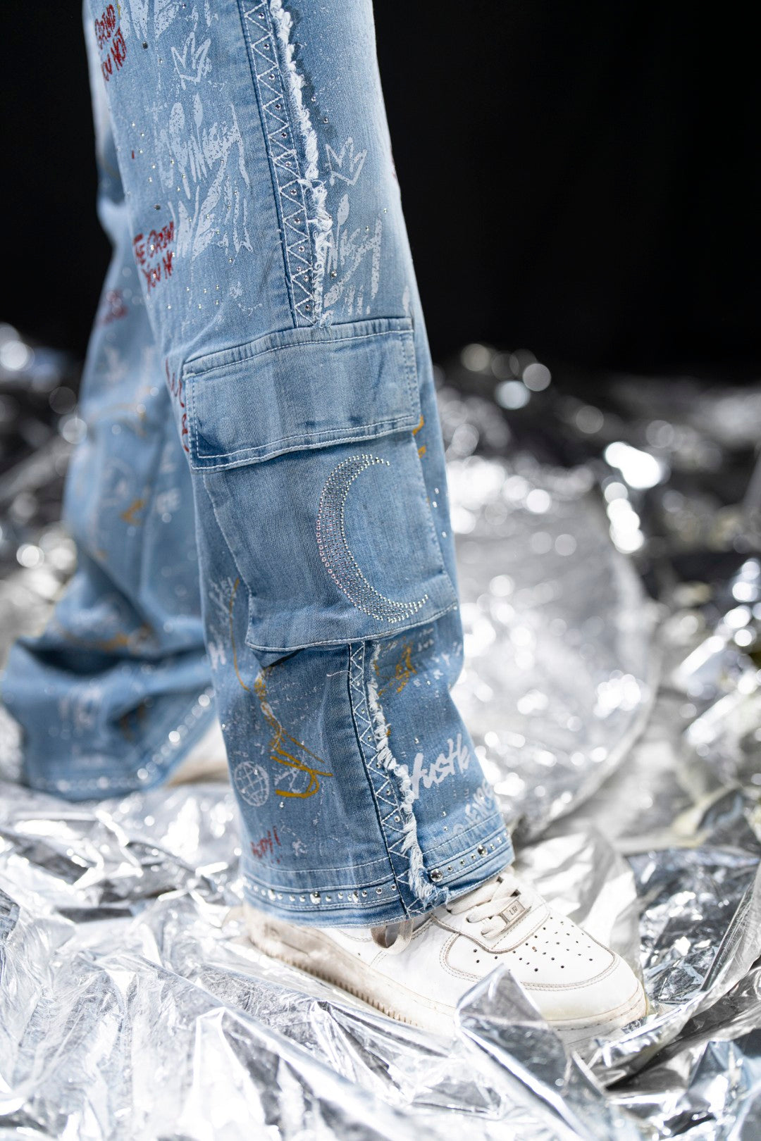 Graffiti Blue Mens Cargo Jeans + Chain