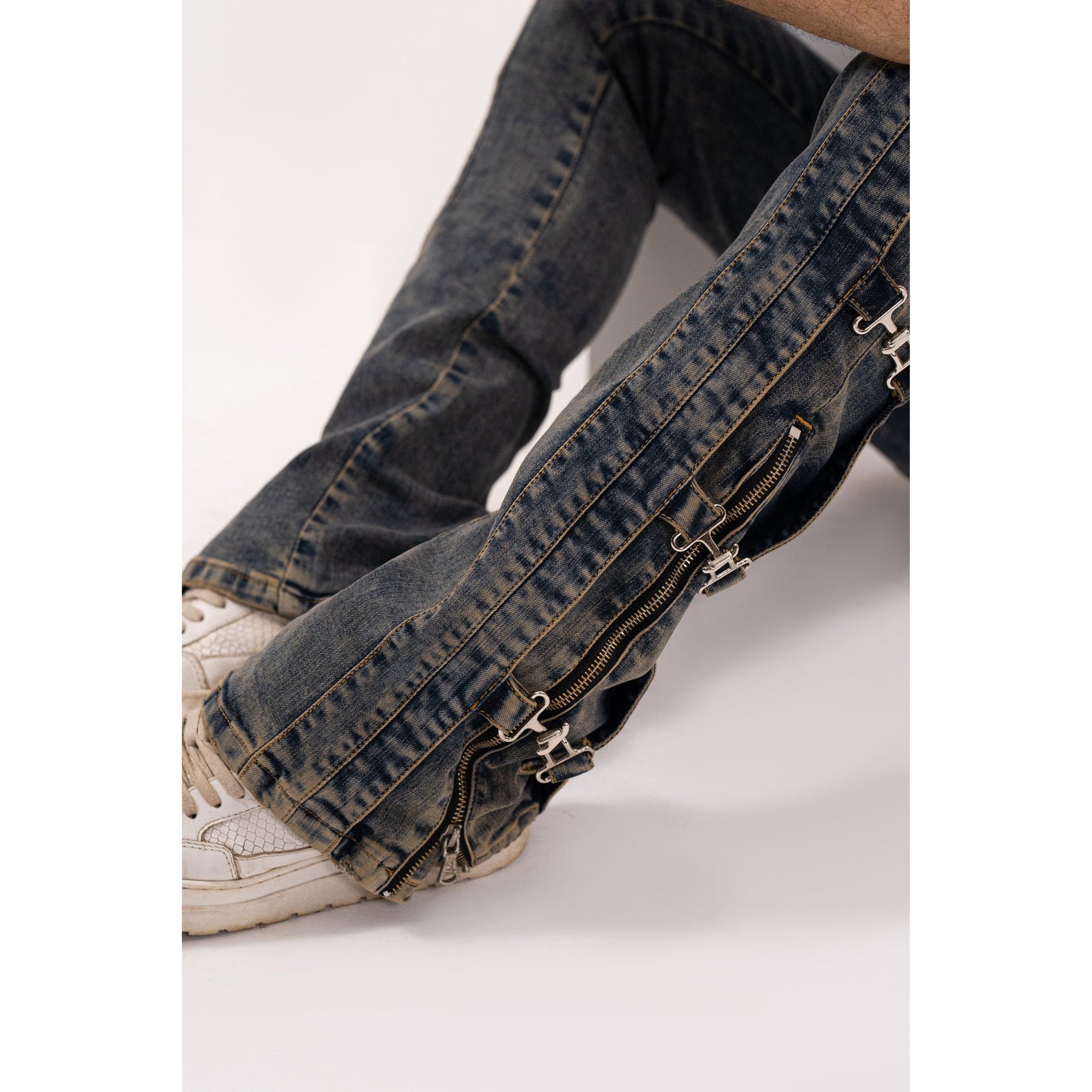 Vintage Buckle Premium Mens Stacked Jeans + Wallet Chain